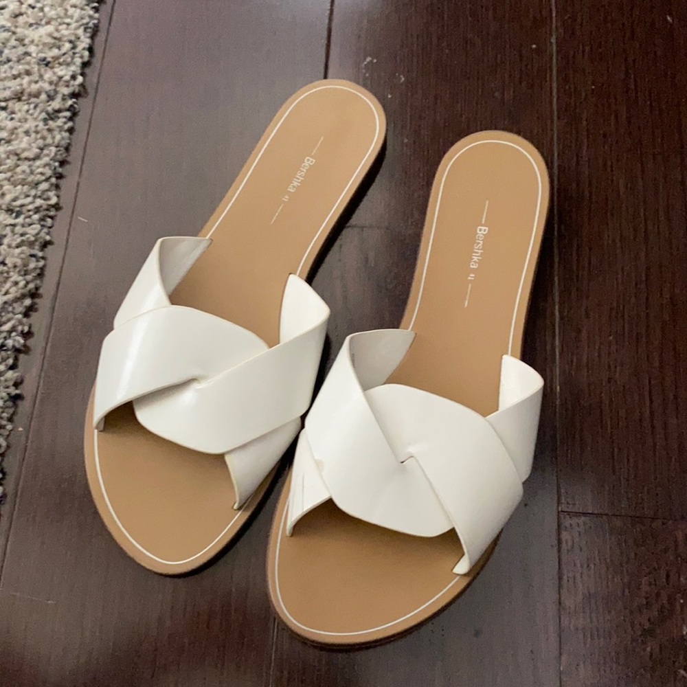 Bershka white slides